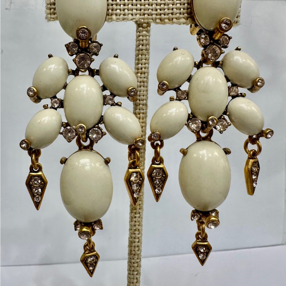 Oscar de la Renta earrings new